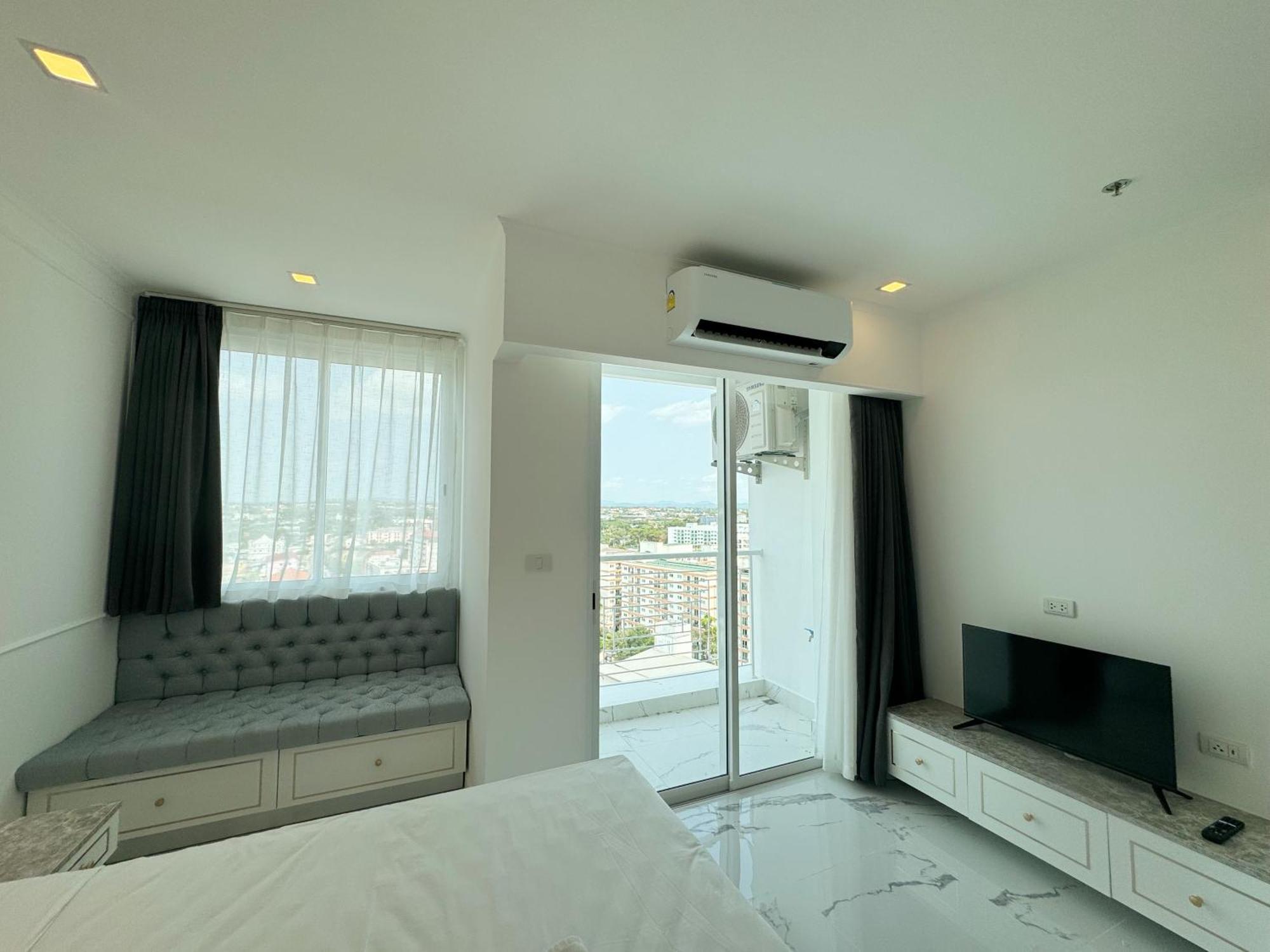 The Empire Chic Residence Jomtien & Yahaha ภายนอก รูปภาพ