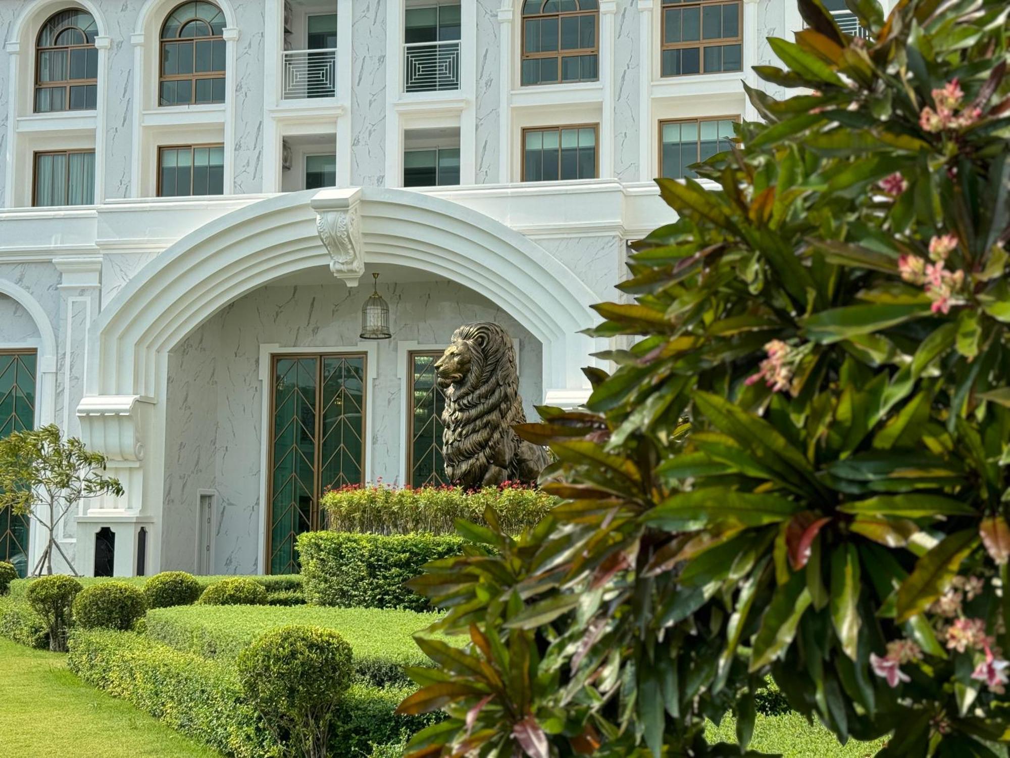 The Empire Chic Residence Jomtien & Yahaha ภายนอก รูปภาพ