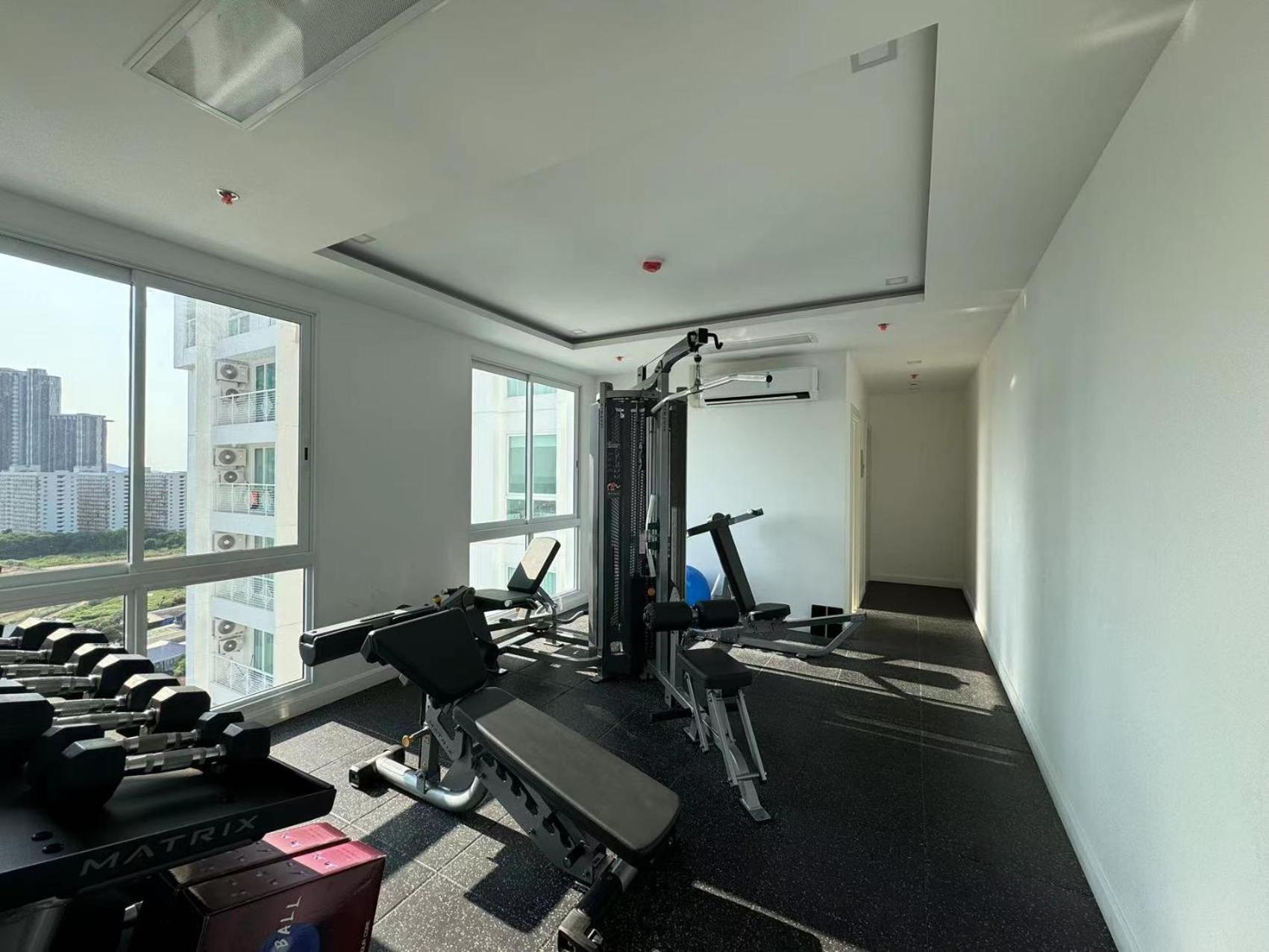 The Empire Chic Residence Jomtien & Yahaha ภายนอก รูปภาพ