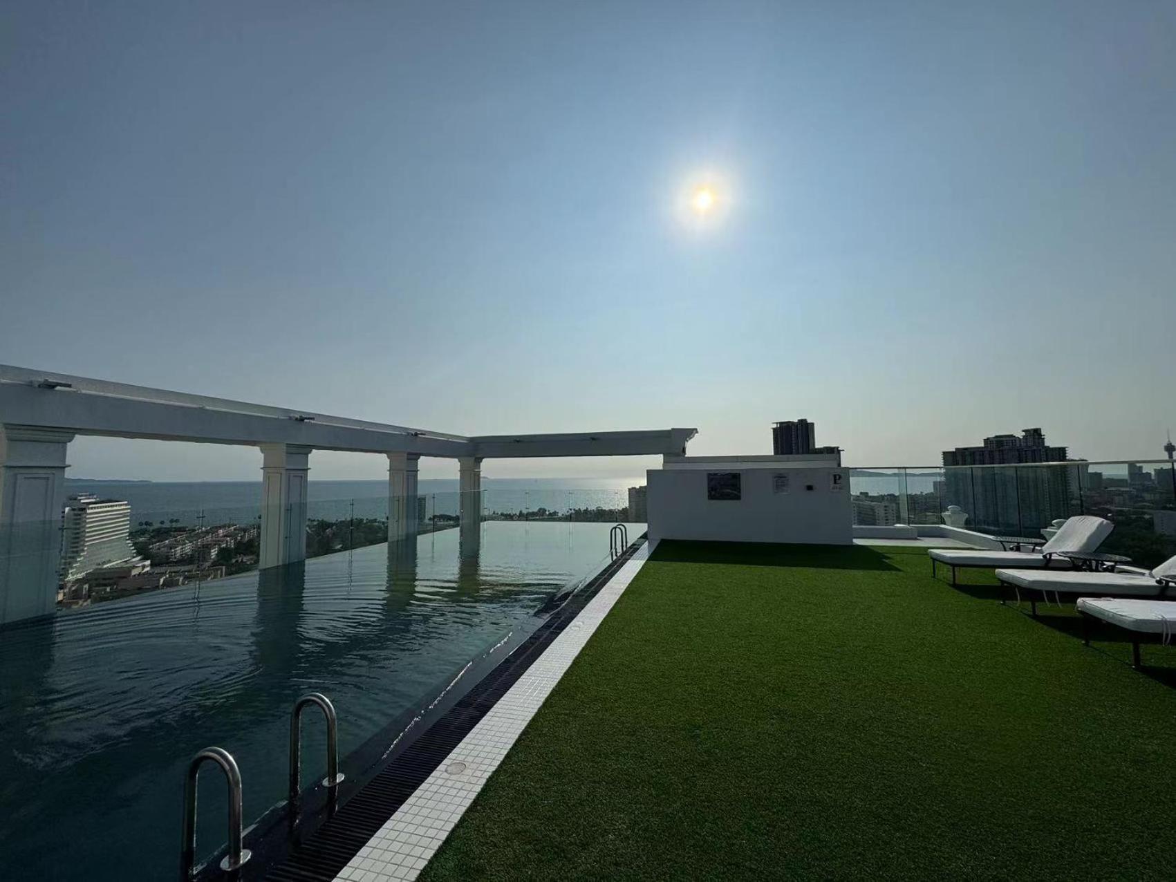 The Empire Chic Residence Jomtien & Yahaha ภายนอก รูปภาพ