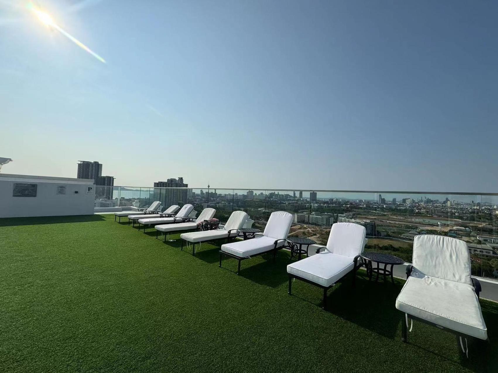 The Empire Chic Residence Jomtien & Yahaha ภายนอก รูปภาพ