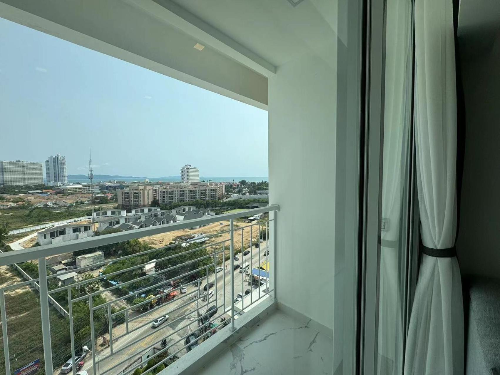 The Empire Chic Residence Jomtien & Yahaha ภายนอก รูปภาพ